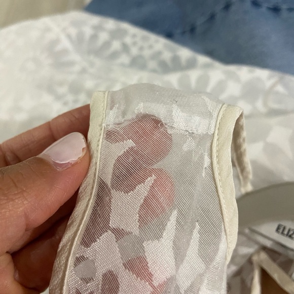 White Floral Lace Sleeveless Dress - Picture 8 of 8